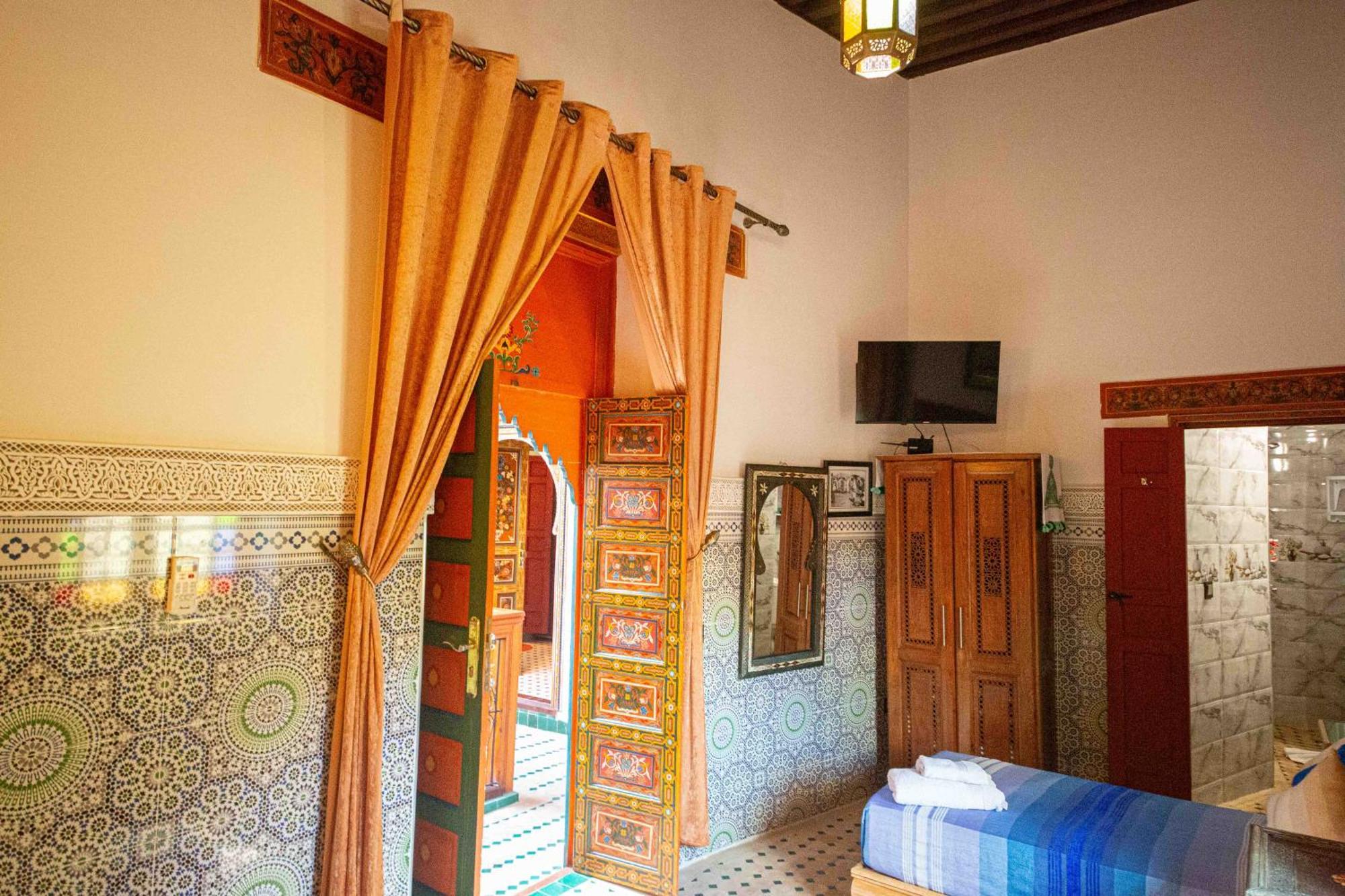 Riad Le Petit Patrimoine De Fes Hotel Exterior photo